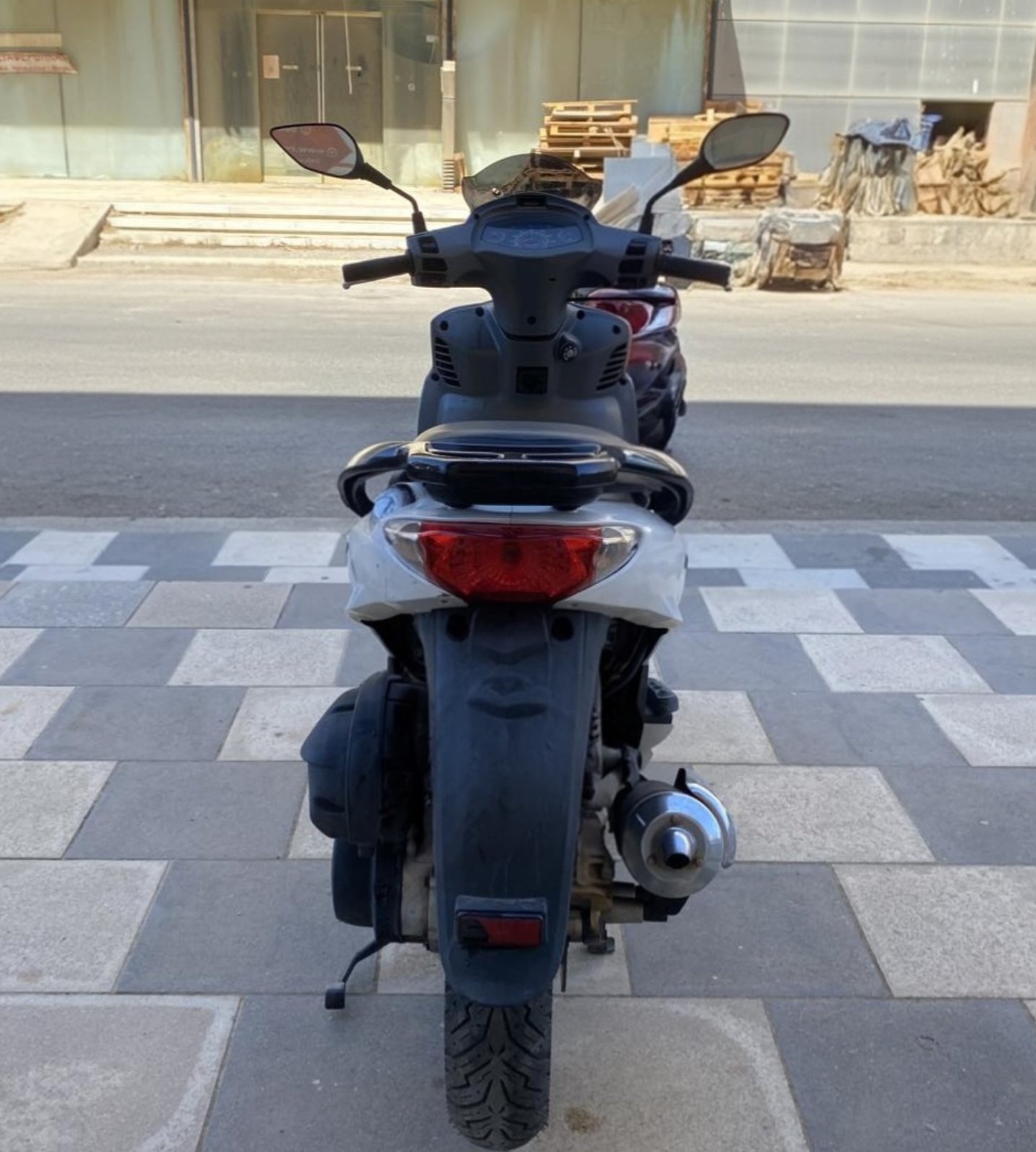 Peugeot LXR200 2011 - 2